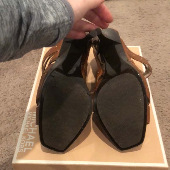 Michael Kors Astor sandal - Picture 5 of 9